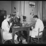 Counil, Jean-Claude (1927-….), « Montage d’une cellule Lallemand par Pierrette Sottini et M. Nicolas – Laboratoire de Physique Astronomique de l’Observatoire de Paris » – B1441