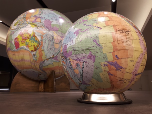 Geological Globe of the world, Dr Philippe Bouysse